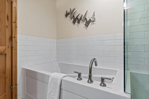 Apartment image 10