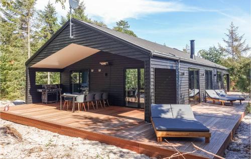 Lovely Home In Nexø With Kitchen – khách sạn tại Snogebaek