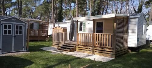 2 bedrooms, 5 beds
