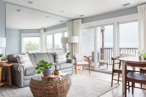Stunning Waterfront, Updated TC Condo with Pool! in Traverse City, USA
