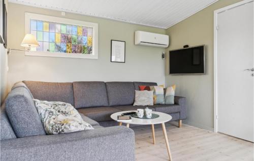 Nice Home In Bogø By With Wifi in 博島