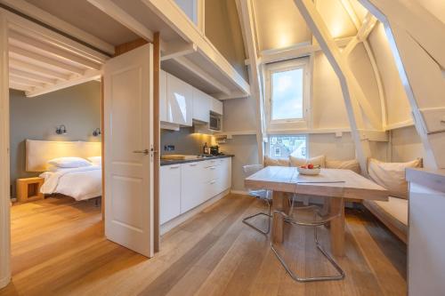 Superior Quadruple Room image 6
