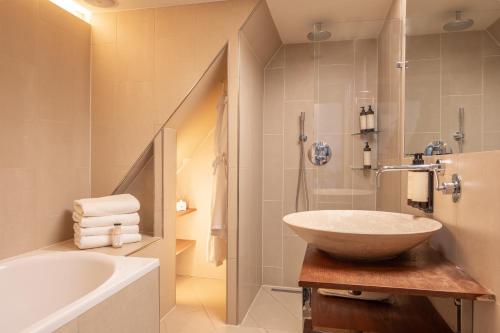 Superior Quadruple Room image 2