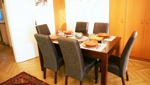 SuperCentral Apartment - image 9