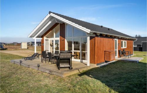 3 Bedroom Lovely Home In Tarm in 6880 Tarm