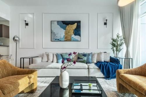 ShoresInn - Aesthetic Stay with Dubai Marina View, Dubai