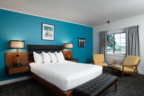 1 queen bed
