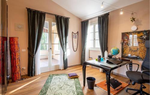 Cozy Home In Fucecchio With Jacuzzi