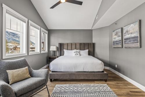 Spectacular Rocky Mountain Views 3BD By The Tracks - image 2