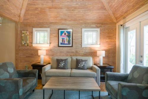 Two-Bedroom Cottage (Katie’s Two-Bedroom Cottage) image 4