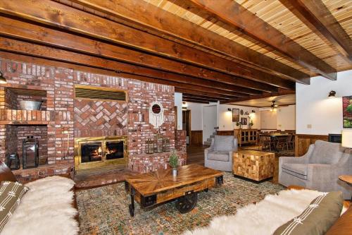 Summit Lodge 1&2 in Big Bear Lake, USA