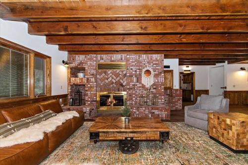Summit Lodge 1&2 in Big Bear Lake, USA