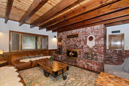 Summit Lodge 1&2 in Big Bear Lake, USA