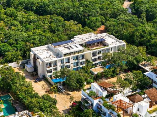 Lux 2BR Suite with Jungle Views Pool Gym at NHOA Tulum - image 4