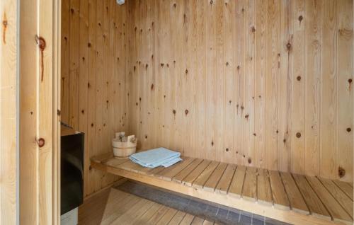 酒店活動, Stunning Home In Nexø With Kitchen in 斯諾厄拜克