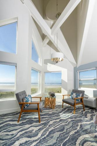 The Seaside Oceanfront Inn - image 10