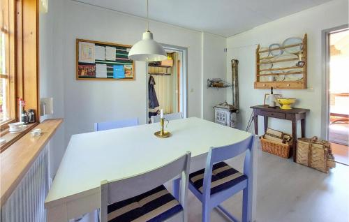 virtuve, Nice Home In Osby With Wifi in Osbija