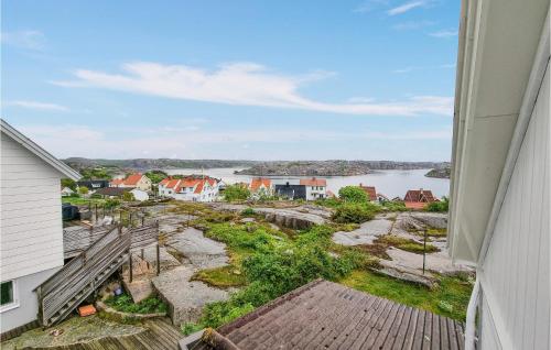 Lovely Apartment In Kungshamn - Ingeröd