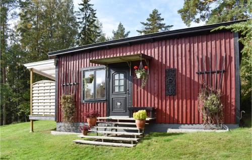 Beautiful Home In Finspång With Wifi - Kimstad