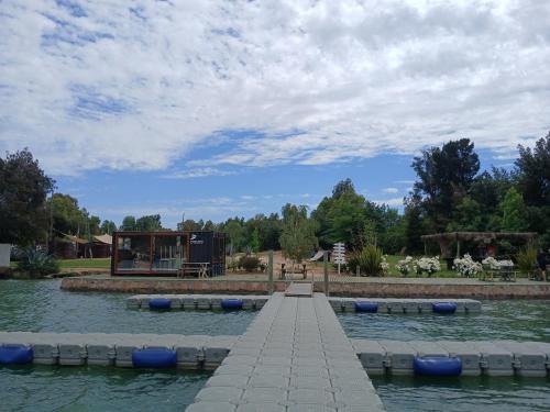 Tuvākā izklaides vieta, Parcela Lago Rapel in Lago Rapel