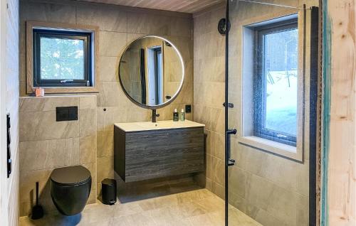 Koupelna, Nice Home In Edland With Wifi in Edland