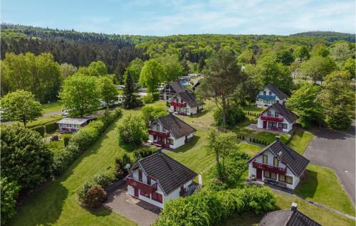 Three-Bedroom Holiday home Kirchheim with a Fireplace 04 - image 5