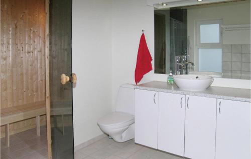 Bathroom, Holiday Home Rugvænget Hadsund Denm in Hadsund