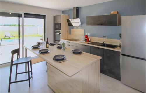 virtuve, Luxurious Home In Cléon D'andran (Luxurious Home In Cleon D'andran) in Sauzet (Rhone-Alpes)