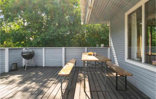 Beautiful Home In Ørsted With Wifi in Ørsted