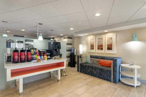 Best Western Plus St. Simons - image 5