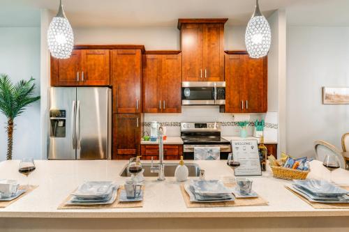 Centrally Located Townhome with Beachy Feel! in Farmers Branch, USA