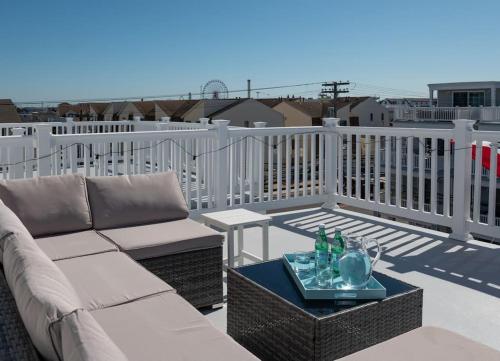 Sea-Renity Now in a 4 Bedroom 4 Bath in Seaside Heights, USA