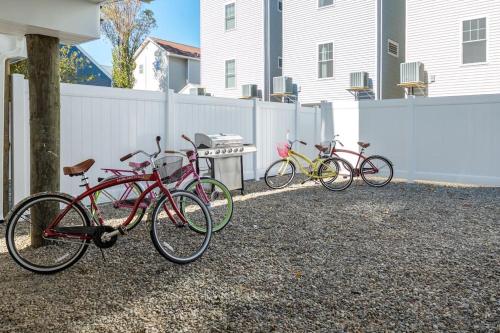 Sea-Renity Now in a 4 Bedroom 4 Bath in Seaside Heights, USA
