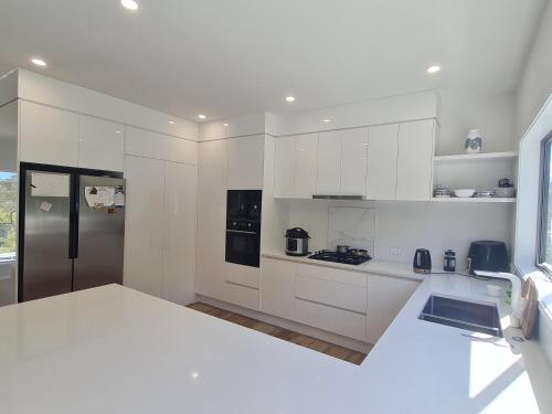 Dream House 4, Auckland (photo 6)