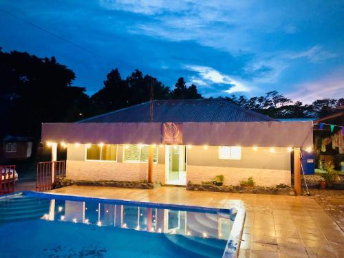 Isabella Hostel and Pool in Alto Boquete