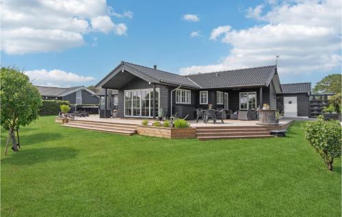 外部景觀, Cozy Home In Juelsminde With Wifi in 尤爾斯明納鎮中心