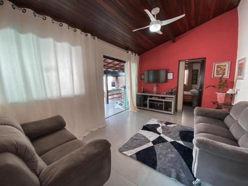 Casa completa com Piscina e Área de Churrasco (Casa completa com Piscina e Area de Churrasco) in Praia do Lazaro