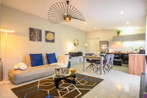 Le Charles 1 in Монбель'яр