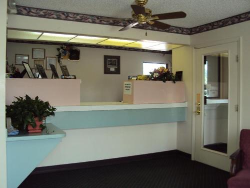 Western Motel - image 3