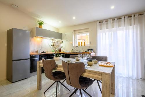 Le Charles 1 in Монбель'яр