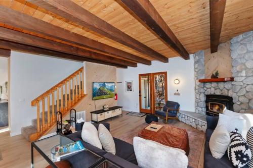 Hill Heaven Cabin in Big Bear Lake, USA