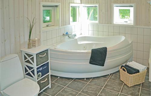 Fürdőszoba, Holiday Home Ledgardsvej N-614 in Hornbaek