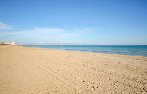 Nice home in Santa Pola w/ Jacuzzi WiFi and Outdoor swimming pool - image 8