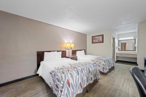 Red Roof Inn Abingdon - image 6