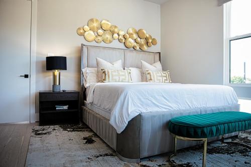 Spacious 3Bed 2King 3Bath Rooftop Free Wifi in Houston, USA