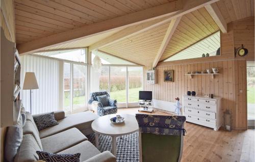  Two-Bedroom Holiday Home In Juelsminde in Sønderby
