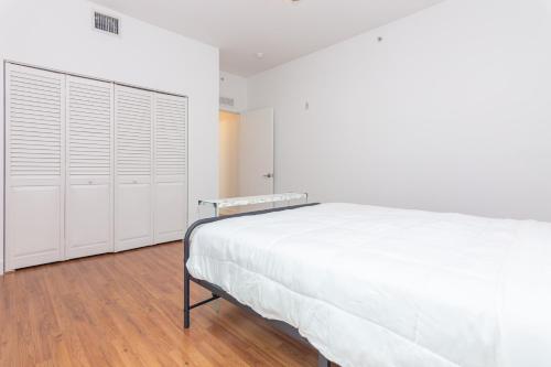 Downtown Miami 2 Bedrooms Apartment in Miami, USA