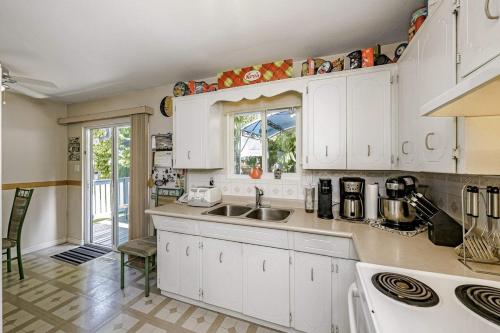 Budget Room 79 CAD Only- Hurry, Year End Sale- Last 3 Days in Surrey, Canada