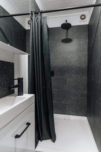 Lakeside Falls Creek Room Type - Twin Room with Bathroom