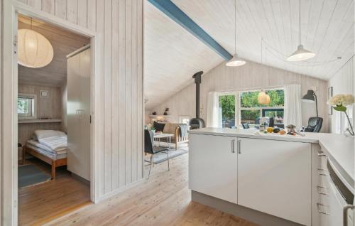 Konyha, Beautiful Home In Nexø With Kitchen in Snogebaek